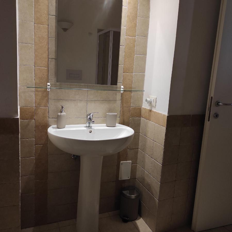 Domus Astra Apartment Бриндизи Екстериор снимка
